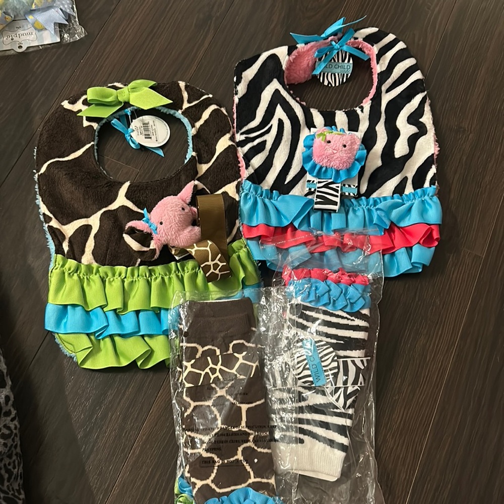 NWT Wild Ones by Mud Pie Set